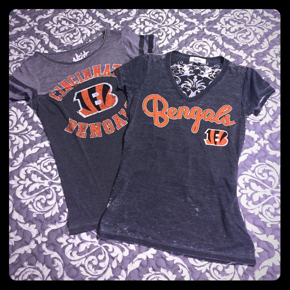 2 Cincinnati bengals t shirts